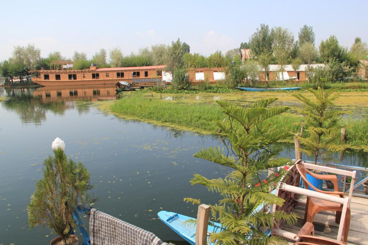 Umbrella Group Of House Boat Hotel Srīnagar Kültér fotó